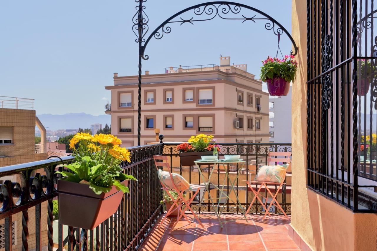 Villa Rosita Suites En Playa De La Malagueta Con Terraza Malaga Exterior photo